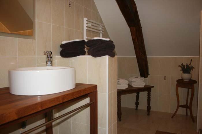 Chambres D'Hotes Les Ifs Montsûrs Exterior foto