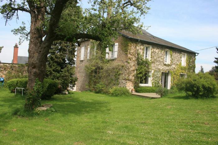 Chambres D'Hotes Les Ifs Montsûrs Exterior foto